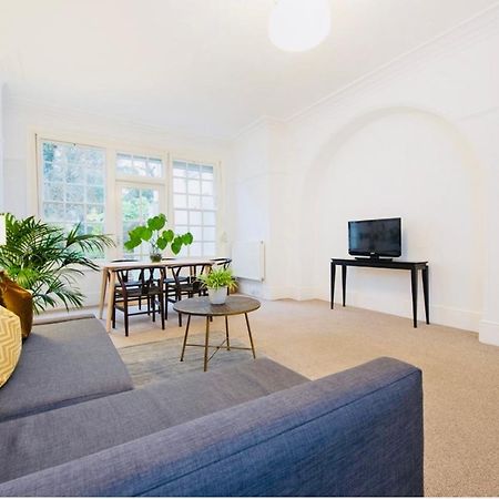Spacious & Charming Garden Flat -Zone 2- Great For Central London Access المظهر الخارجي الصورة