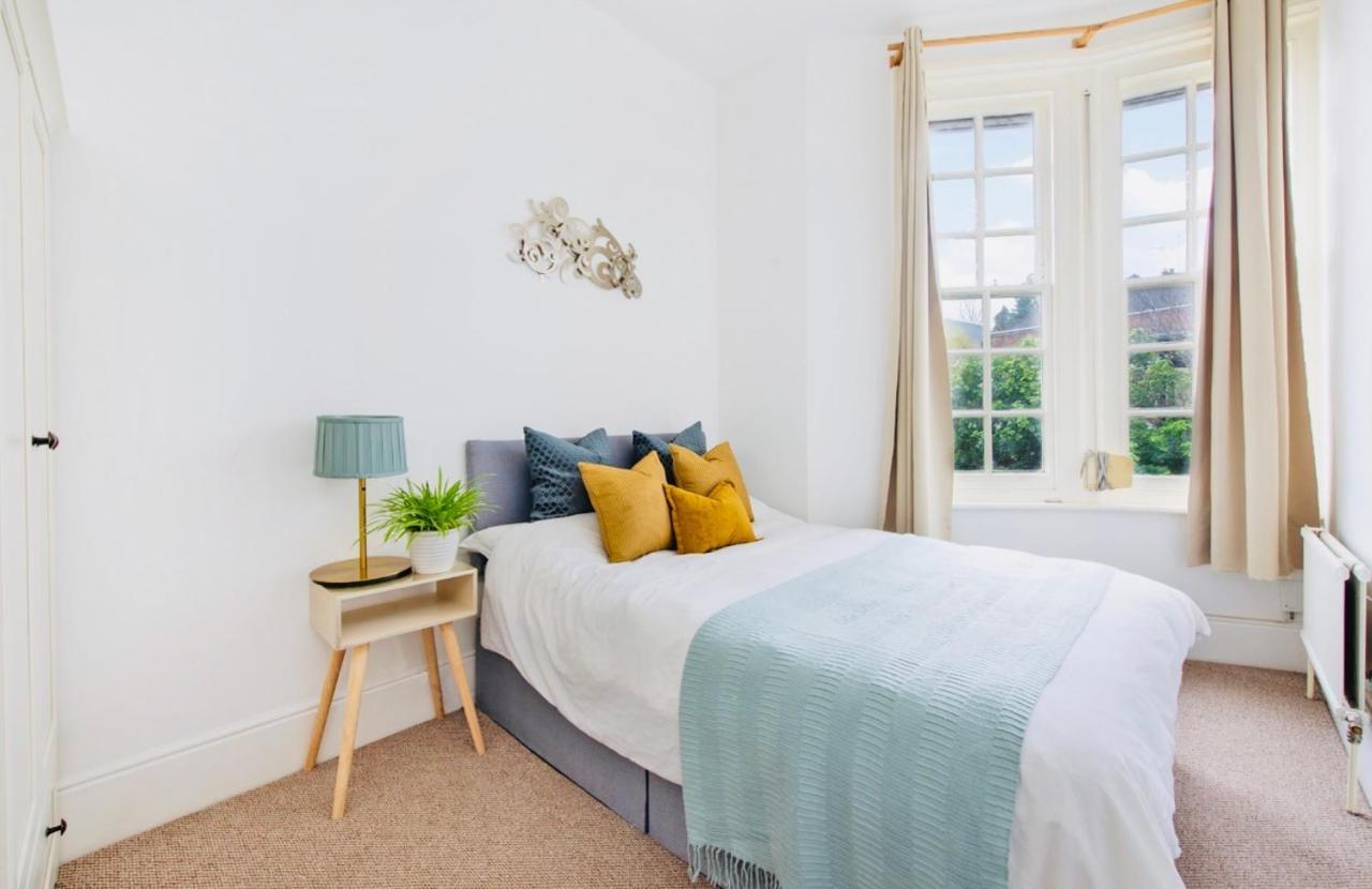 Spacious & Charming Garden Flat -Zone 2- Great For Central London Access المظهر الخارجي الصورة