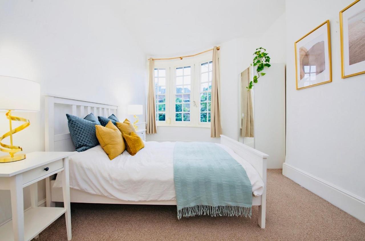 Spacious & Charming Garden Flat -Zone 2- Great For Central London Access المظهر الخارجي الصورة
